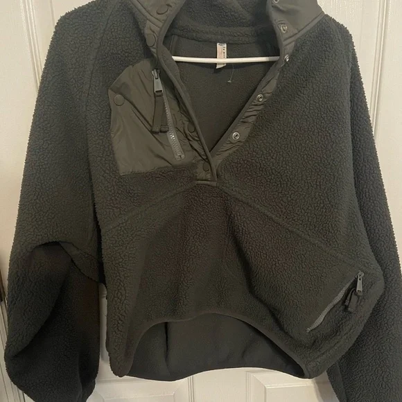 FP Movement by Free People Hit the Slopes - Picture 2 of 6